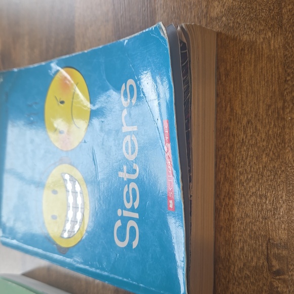 2 Scholastic Graphic Novel Books Smile and Sisters by Raina Telgemeir - Picture 3 of 8